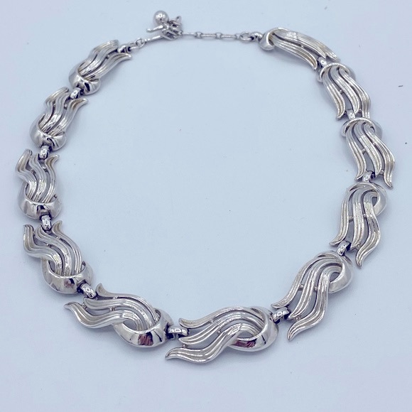 Vintage Classic Trifari Silver Toned Wave Necklace  14” Length With 3” Extender - Picture 2 of 6